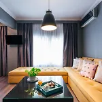 Ladadika Design, Philian And Apartament