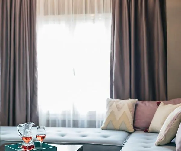 Ladadika Design, Philian And Appartement *