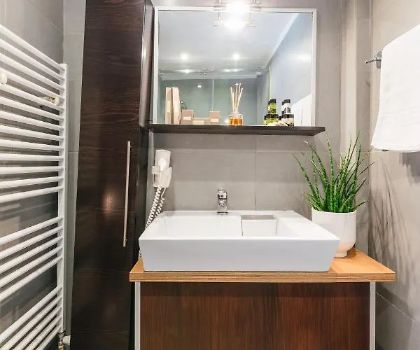 Ladadika Design, Philian And Appartement