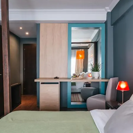 Ladadika Design, Philian And Apartment