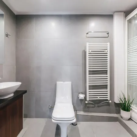 شقة Ladadika Design, Philian And