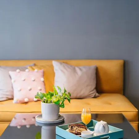 Ladadika Design, Philian And Apartman