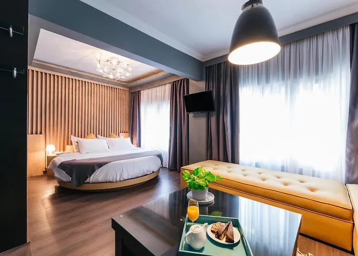 Apartament Ladadika Design, Philian And