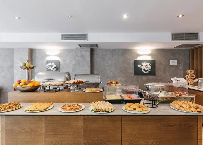 Daire Ladadika Design, Philian And Selanik