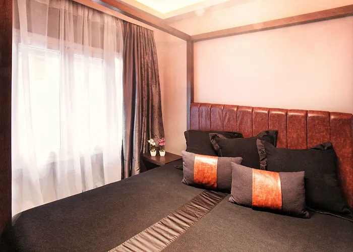 Ladadika Design, Philian And *