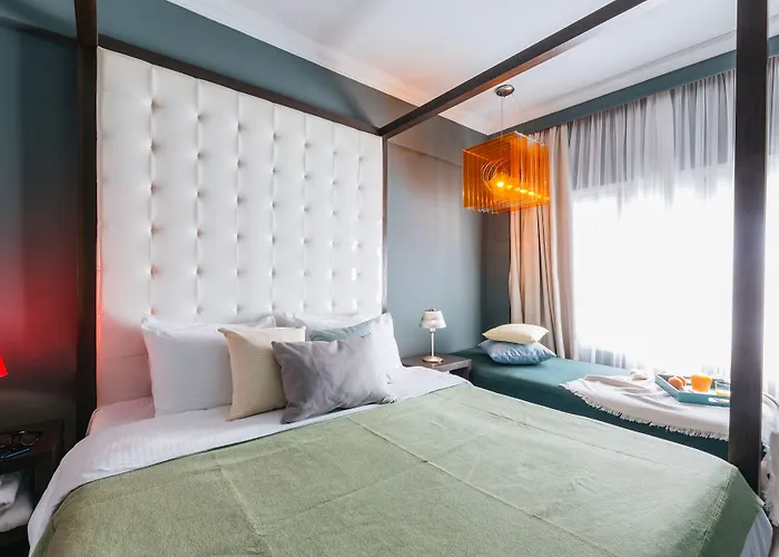 Ladadika Design, Philian And Daire Selanik