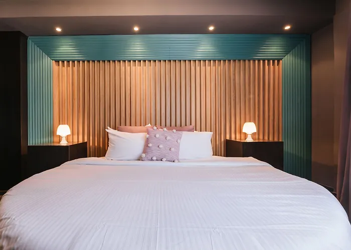 Ladadika Design, Philian And *