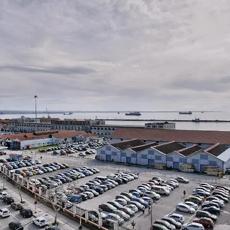 Ladadika Design, Philian And Salonicco