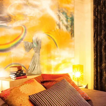 Ladadika Design, Philian And